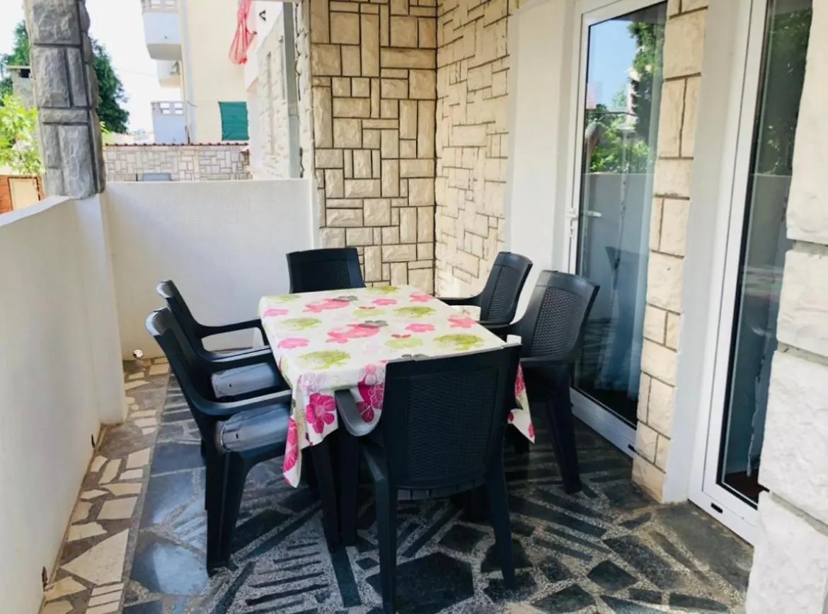 Apartment Apartmani Ema Trogir