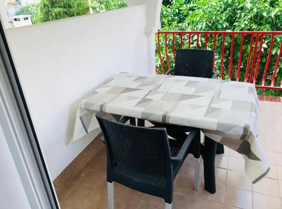 Apartmani Ema Trogir 0*,