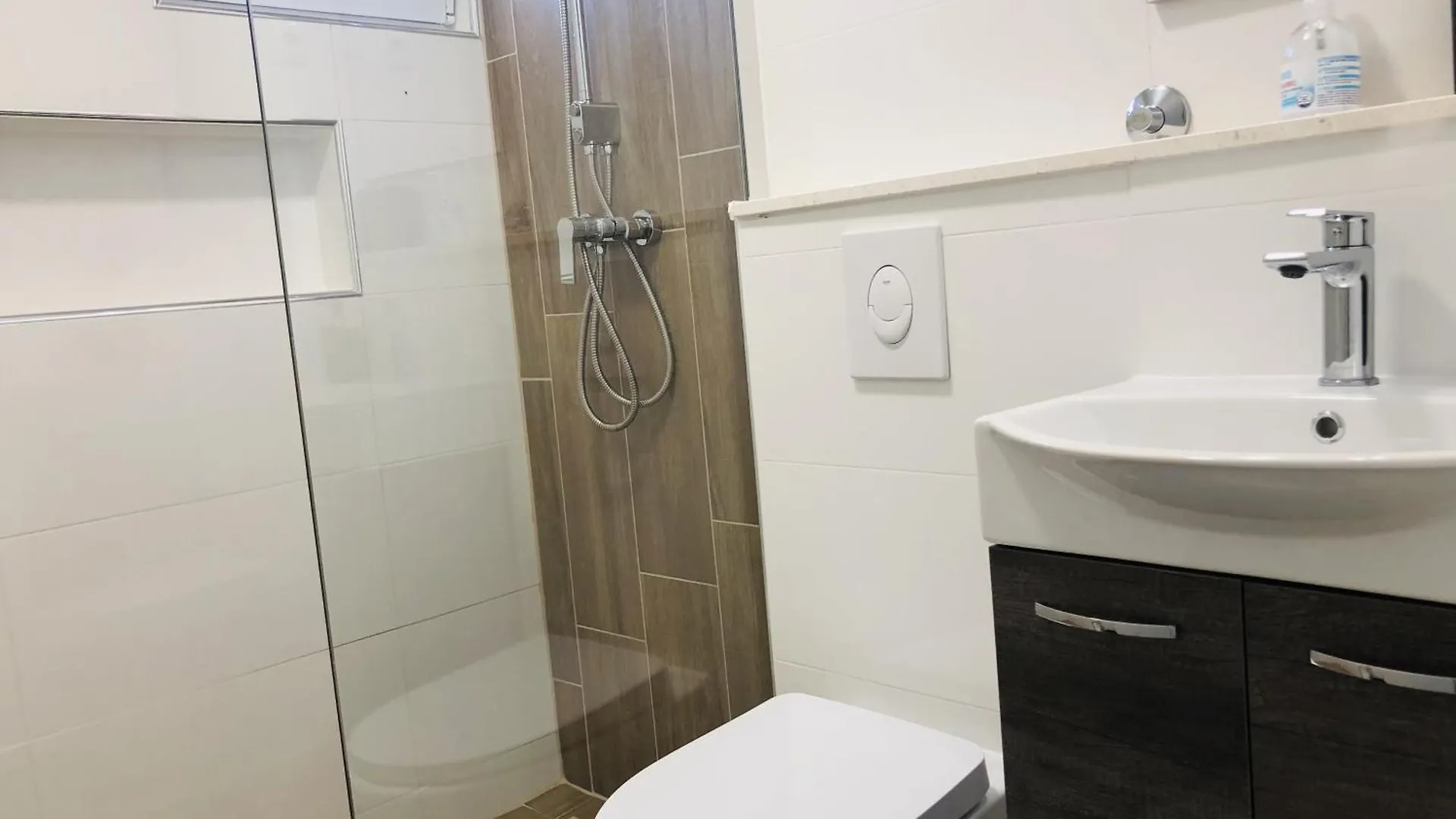 Apartmani Ema Trogir 0*,